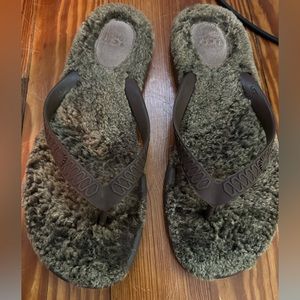 Ugg Furry Flip Flops 9W